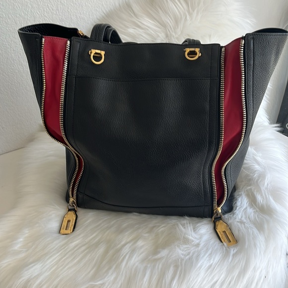 SALVATORE FERRAGAMO GANCINI SUZANNE TOTE PEBBLED LEATHER SHOULDER HANDBAG - Picture 4 of 12